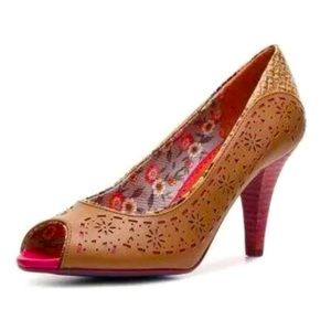 Poetic License Dilly Dally Pumps sz 10 peep toe